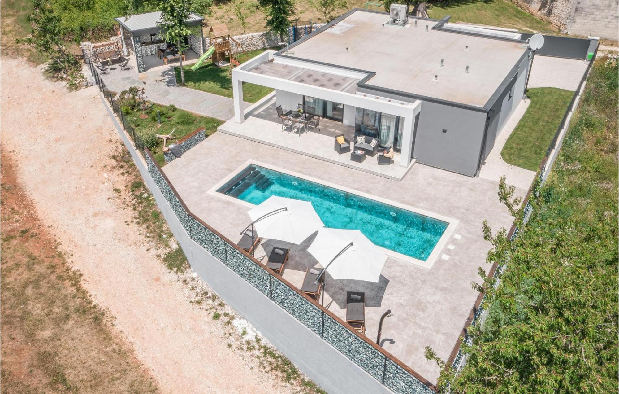 Beautiful Home In Tinjan With Jacuzzi Exterior foto